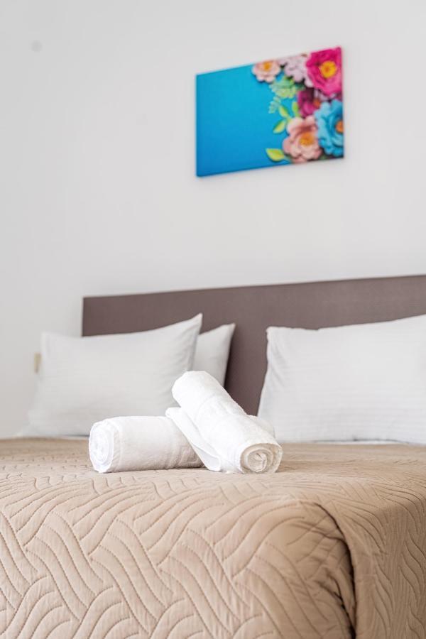 4You Luxury Apartments By Keyplanner Moraitika Exteriör bild